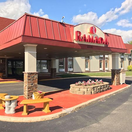 Ramada By Wyndham Albert Lea Exterior photo