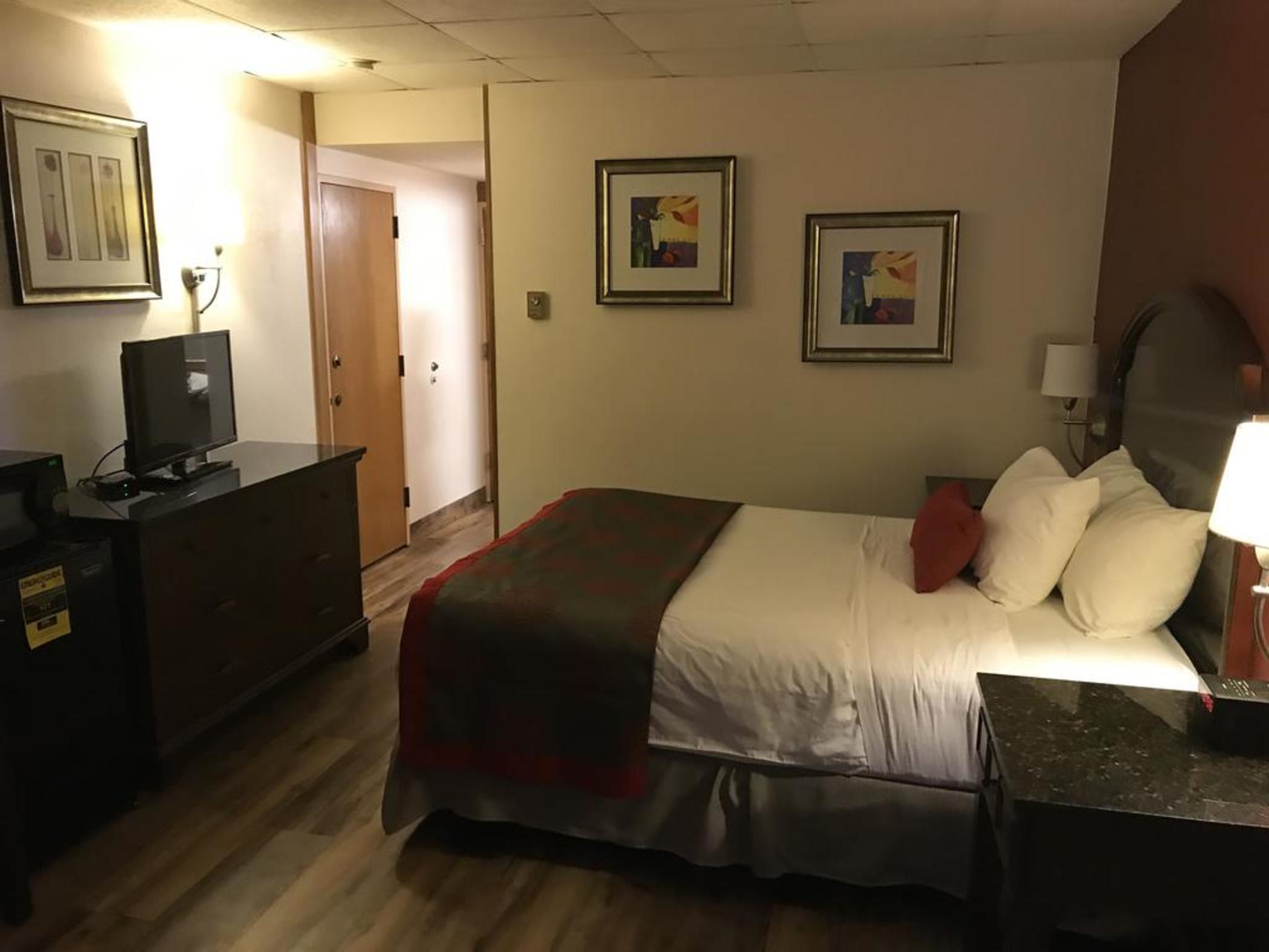 Ramada By Wyndham Albert Lea Exterior photo