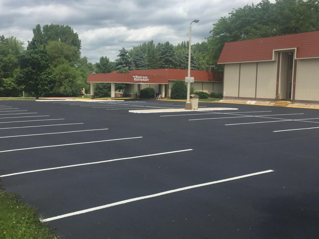 Ramada By Wyndham Albert Lea Exterior photo