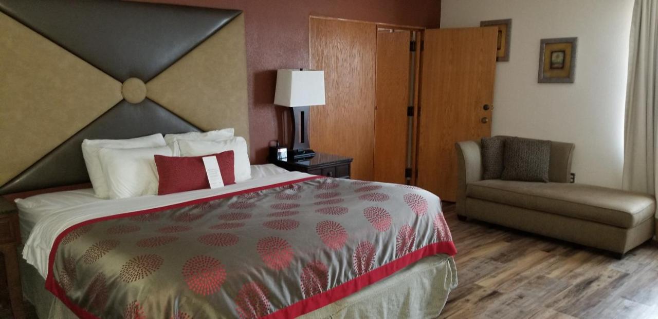 Ramada By Wyndham Albert Lea Exterior photo