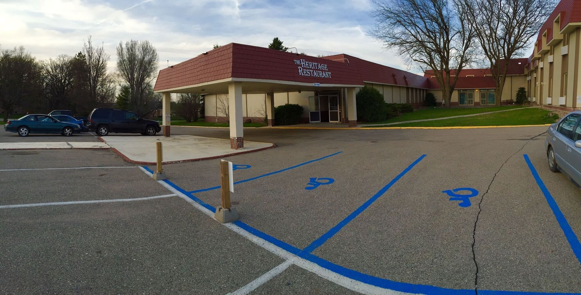 Ramada By Wyndham Albert Lea Exterior photo