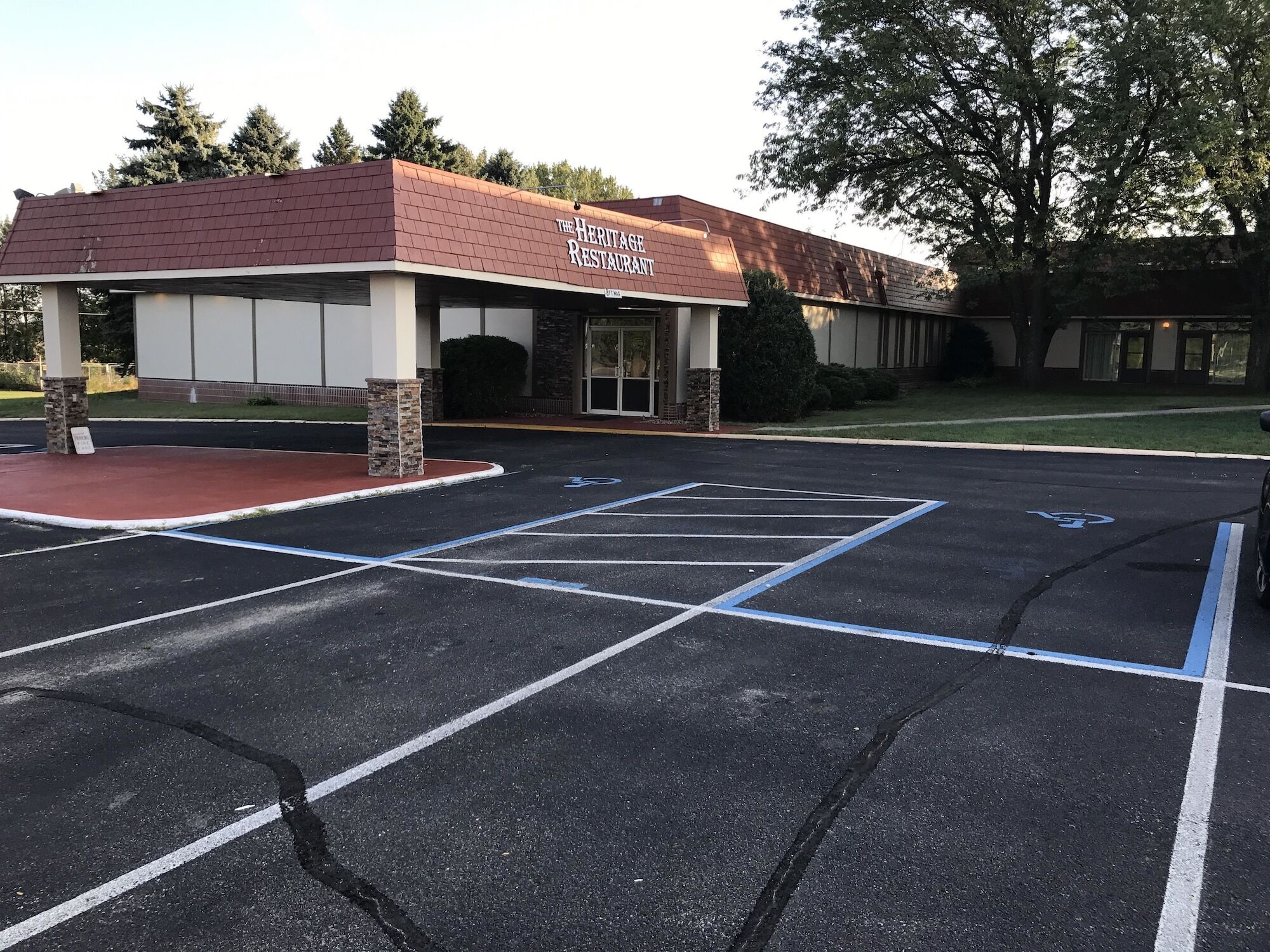 Ramada By Wyndham Albert Lea Exterior photo