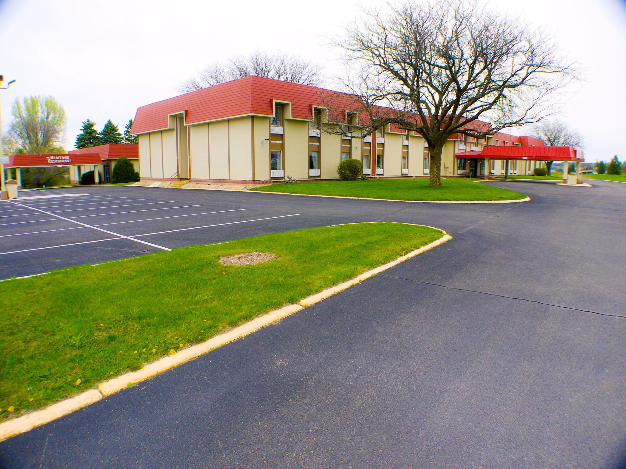 Ramada By Wyndham Albert Lea Exterior photo